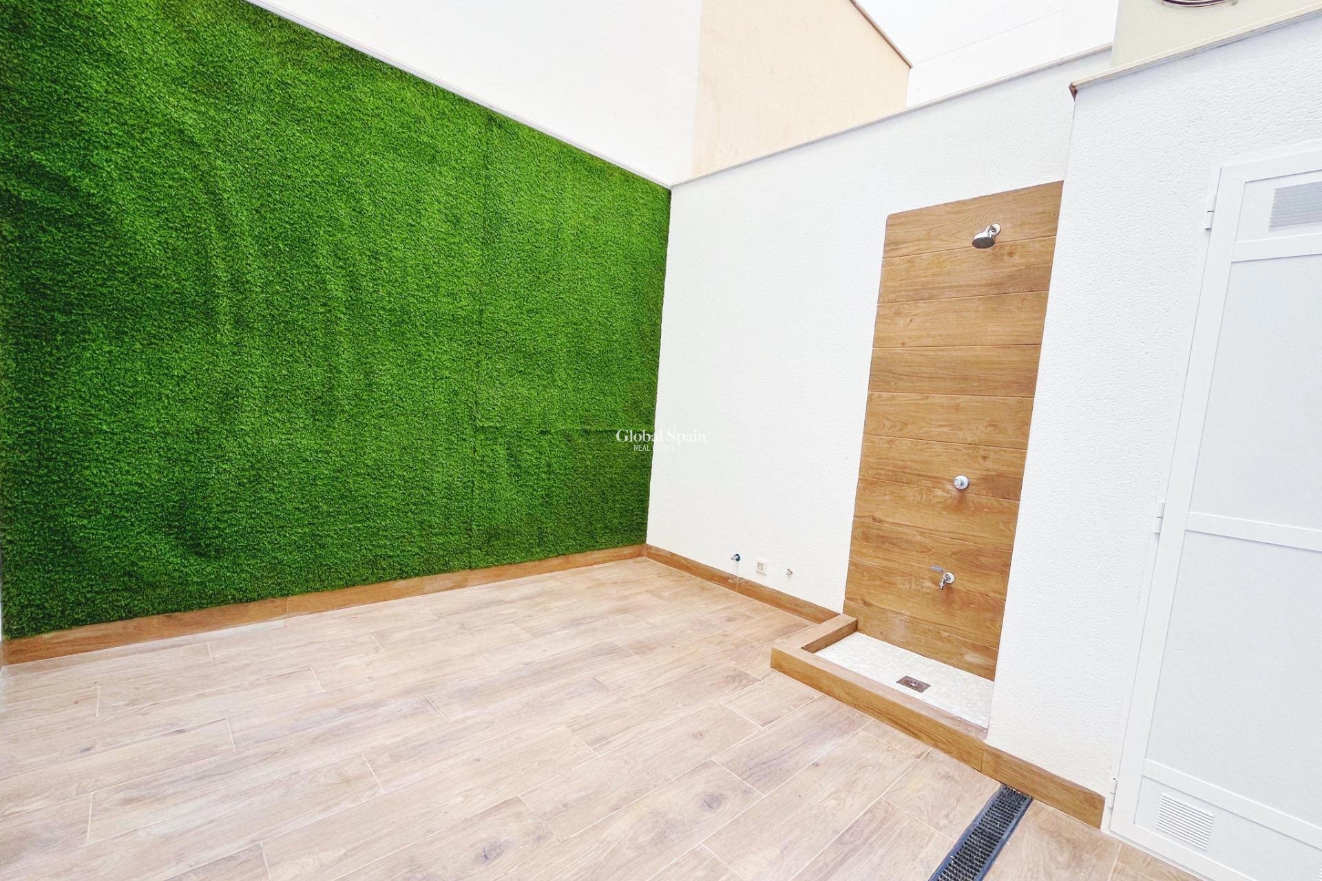 Resale - APARTMENT -
TORREVIEJA - Playa del Cura