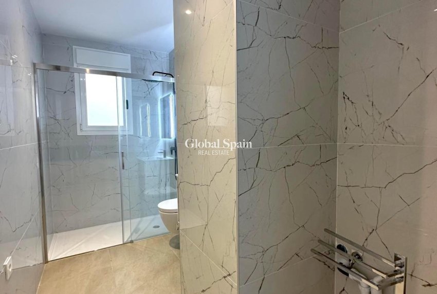 Resale - APARTMENT -
TORREVIEJA - Playa del Cura