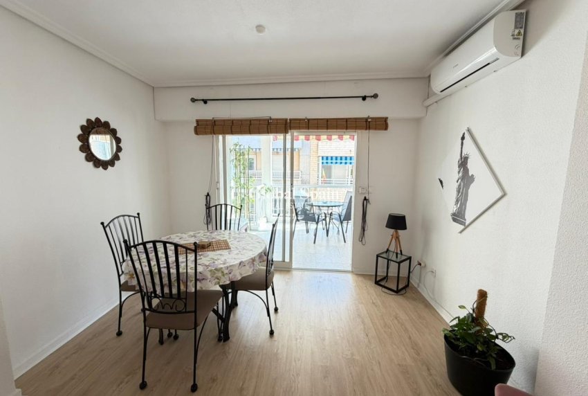Resale - APARTMENT -
TORREVIEJA - Playa del Cura