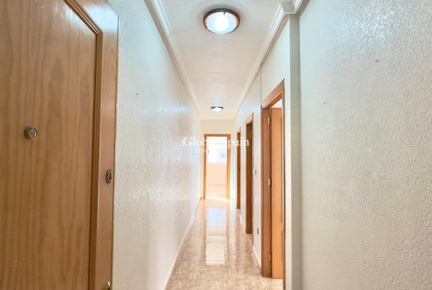Resale - APARTMENT -
TORREVIEJA - Playa del Cura