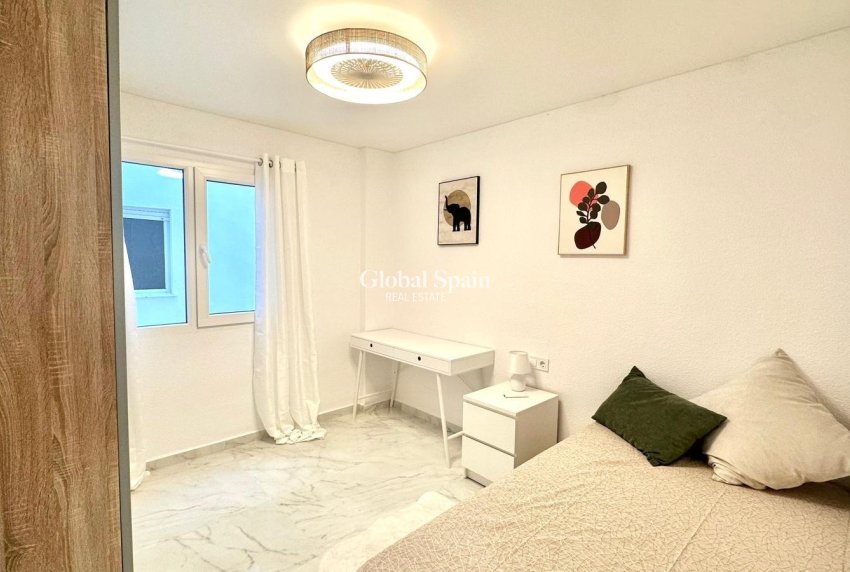 Resale - APARTMENT -
TORREVIEJA - Playa del Cura