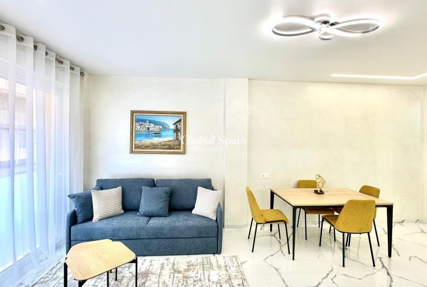 Resale - APARTMENT -
TORREVIEJA - Playa del Cura