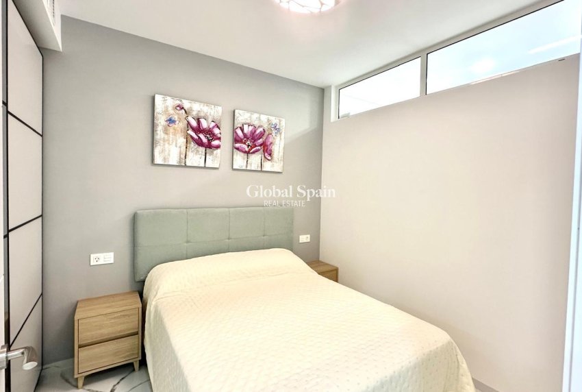 Resale - APARTMENT -
TORREVIEJA - Playa del Cura