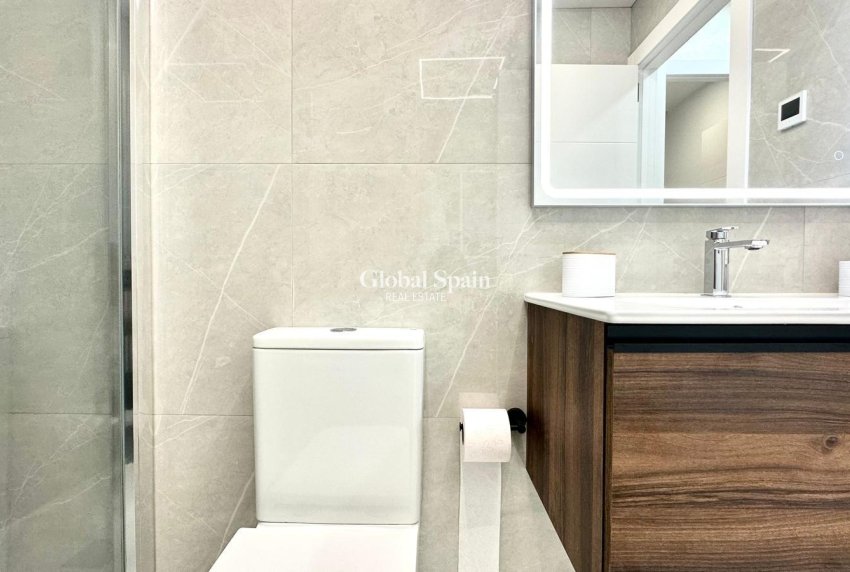 Resale - APARTMENT -
TORREVIEJA - Playa del Cura