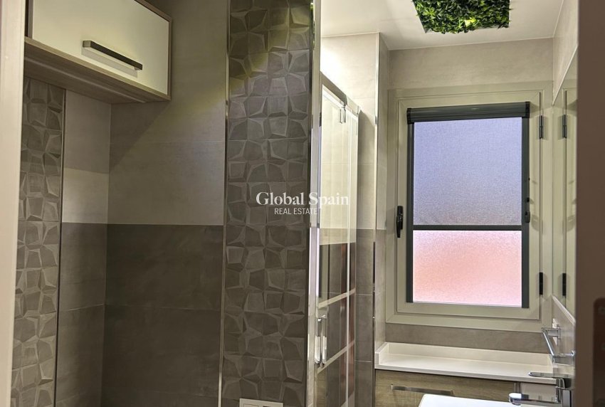 Resale - APARTMENT -
TORREVIEJA - Playa del Cura