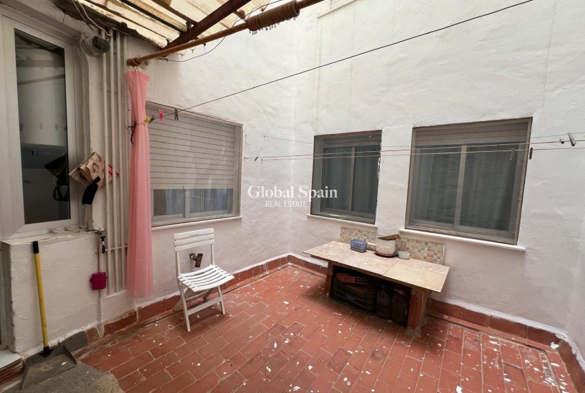 Resale - APARTMENT -
TORREVIEJA - Playa del Cura