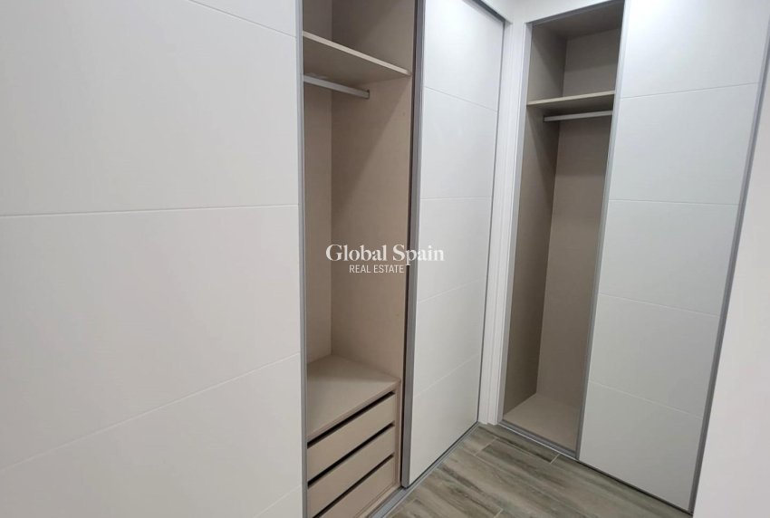 Resale - APARTMENT -
TORREVIEJA - Playa del Cura