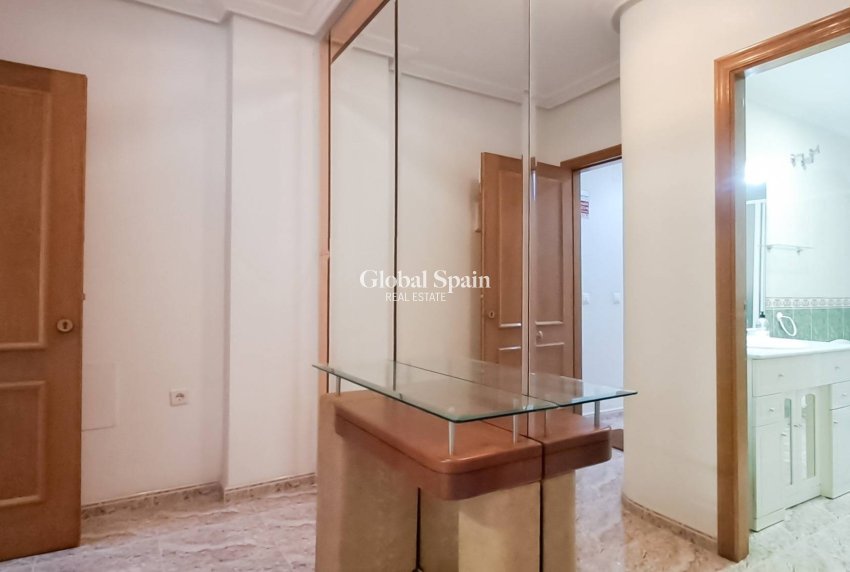 Resale - APARTMENT -
TORREVIEJA - Playa del Cura