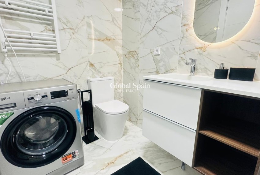 Resale - APARTMENT -
TORREVIEJA - Playa del Cura