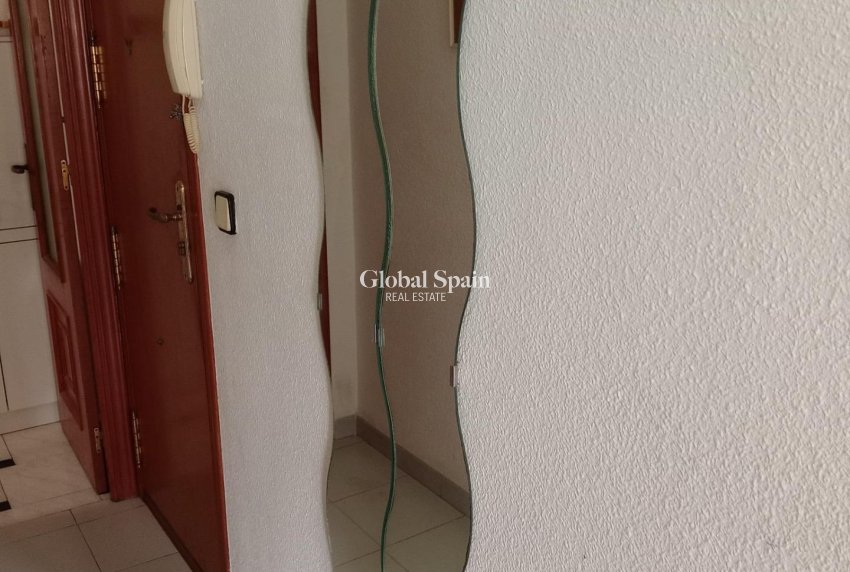 Resale - APARTMENT -
TORREVIEJA - Playa del Cura