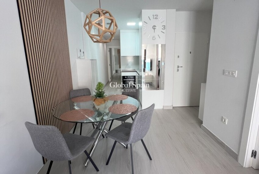 Resale - APARTMENT -
TORREVIEJA - Playa del Cura