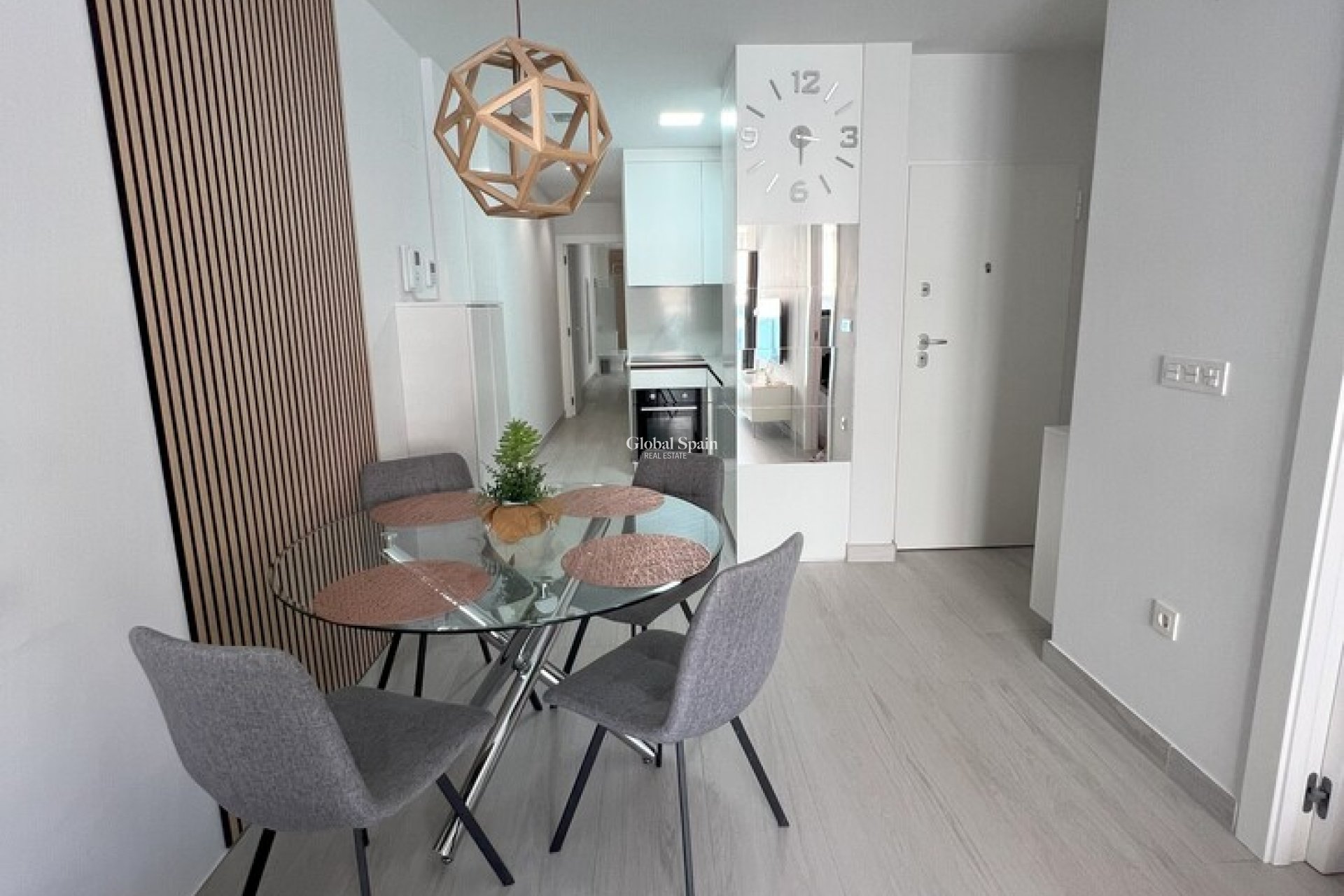 Resale - APARTMENT -
TORREVIEJA - Playa del Cura