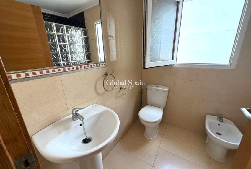 Resale - APARTMENT -
TORREVIEJA - Playa del Cura