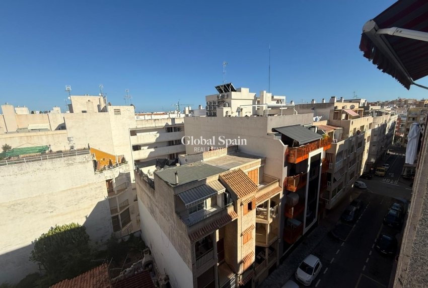 Resale - APARTMENT -
TORREVIEJA - Playa del Cura