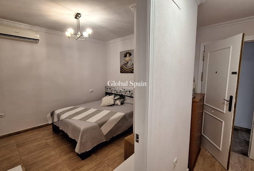 Resale - APARTMENT -
TORREVIEJA - Playa del Cura