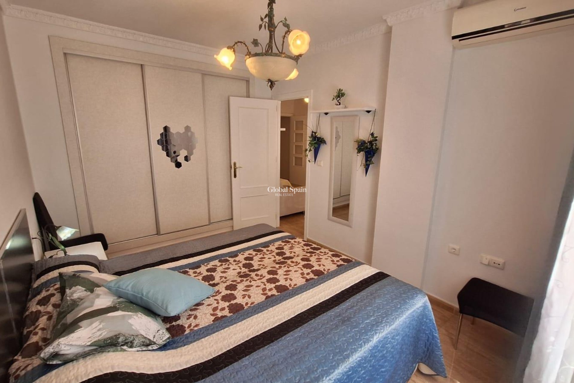 Resale - APARTMENT -
TORREVIEJA - Playa del Cura