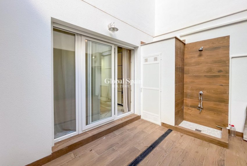 Resale - APARTMENT -
TORREVIEJA - Playa del Cura