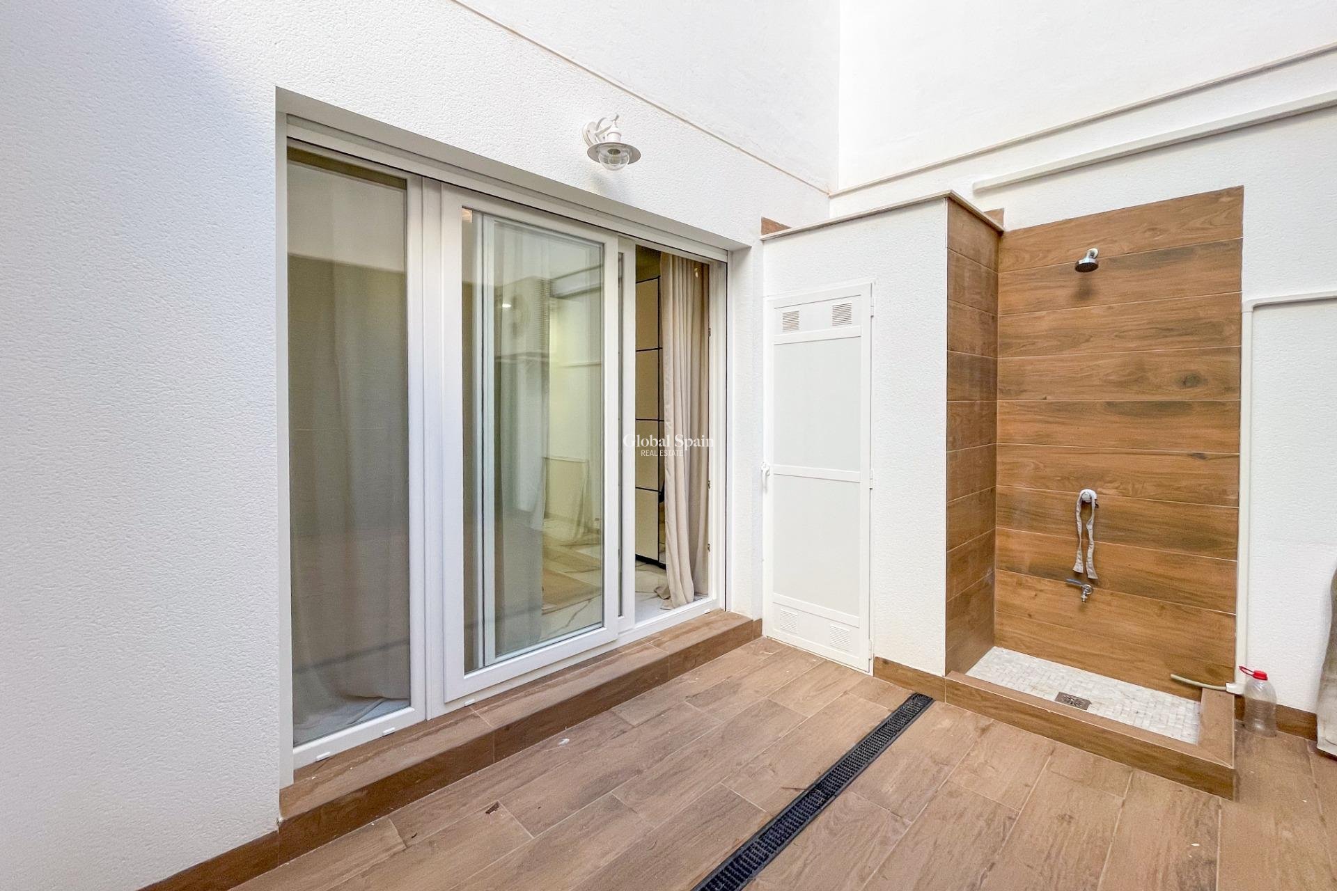 Resale - APARTMENT -
TORREVIEJA - Playa del Cura