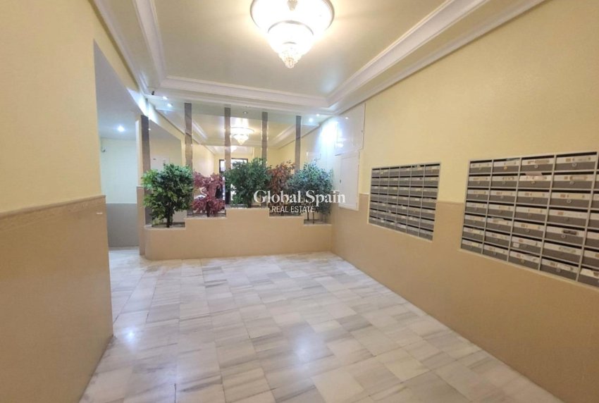 Resale - APARTMENT -
TORREVIEJA - Playa del Cura