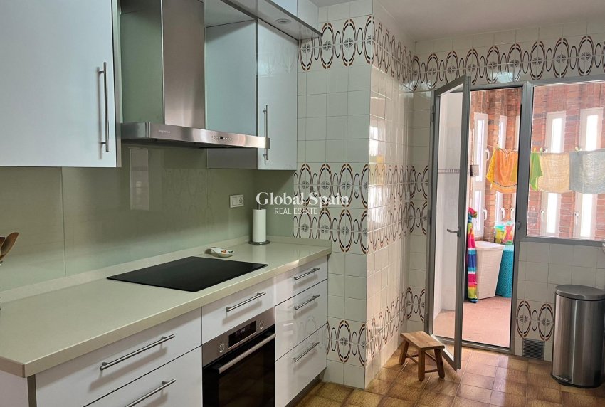 Resale - APARTMENT -
TORREVIEJA - Playa del Cura