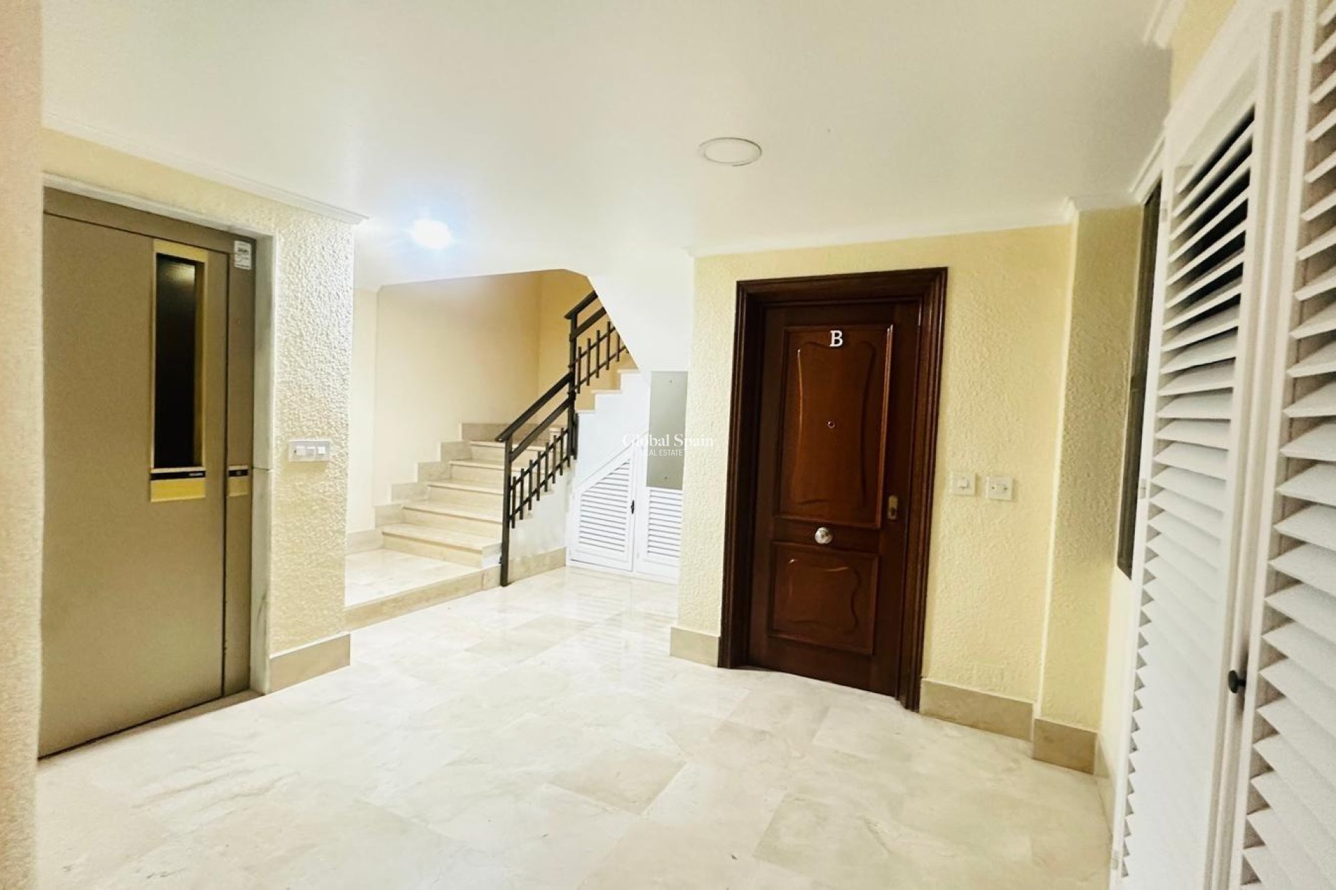 Resale - APARTMENT -
TORREVIEJA - Playa del Cura