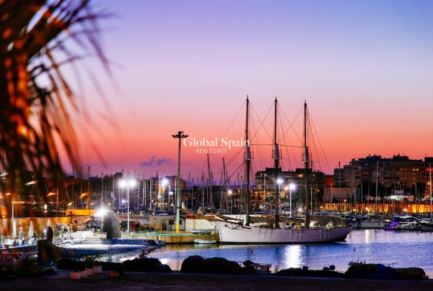 Resale - APARTMENT -
TORREVIEJA - Playa del Cura