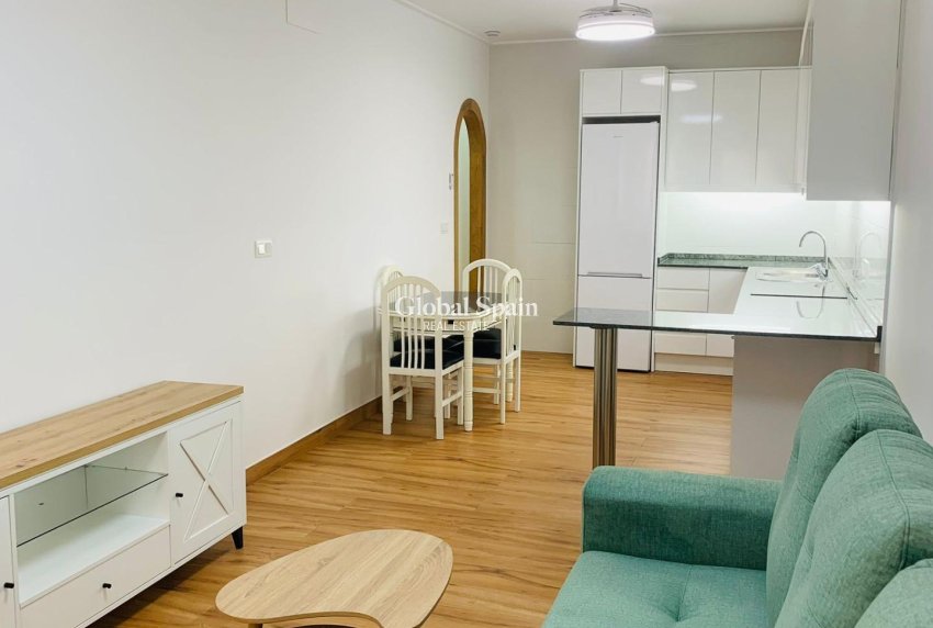 Resale - APARTMENT -
TORREVIEJA - Playa del Cura