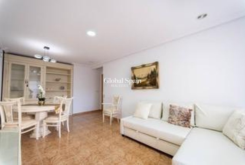 Resale - APARTMENT -
TORREVIEJA - Playa del Cura