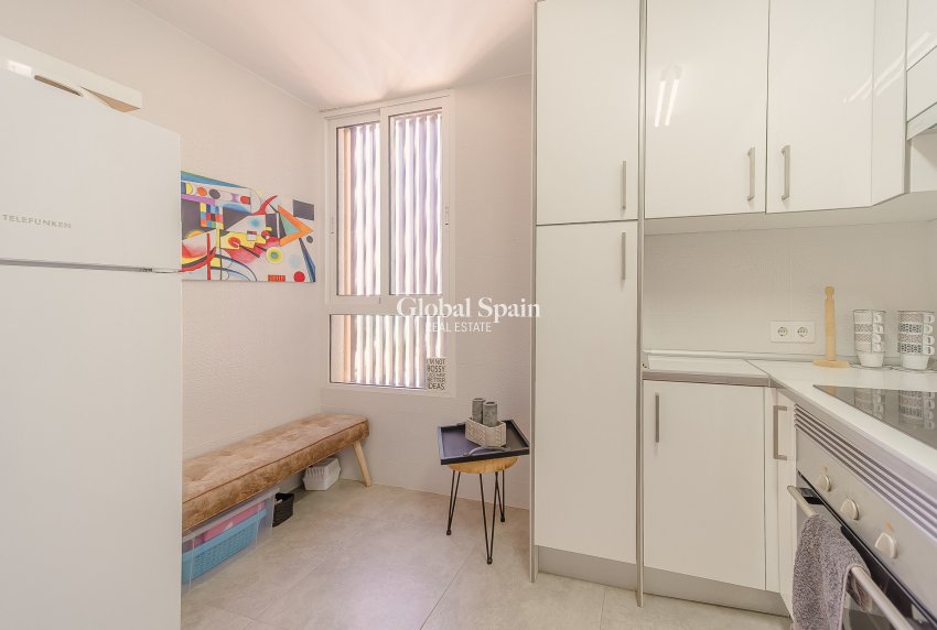 Resale - APARTMENT -
TORREVIEJA - Playa del cura