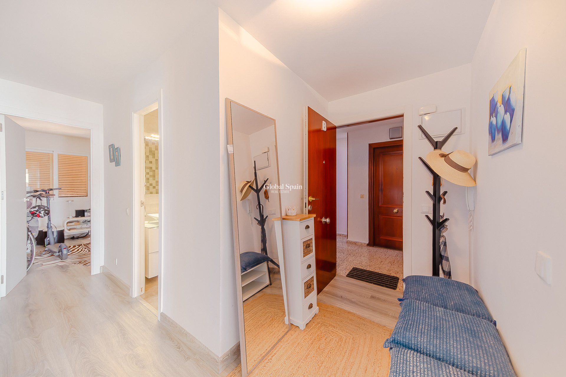 Resale - APARTMENT -
TORREVIEJA - Playa del cura