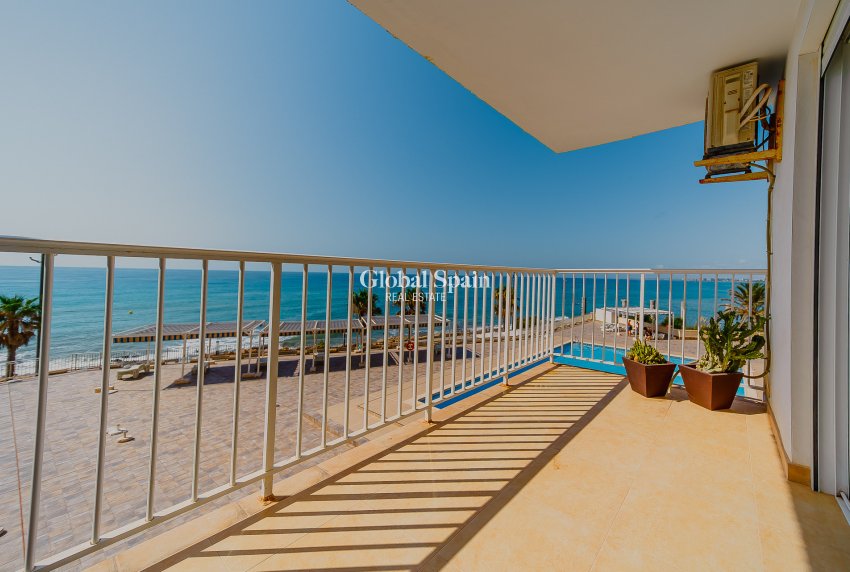 Resale - APARTMENT -
TORREVIEJA - Playa del cura