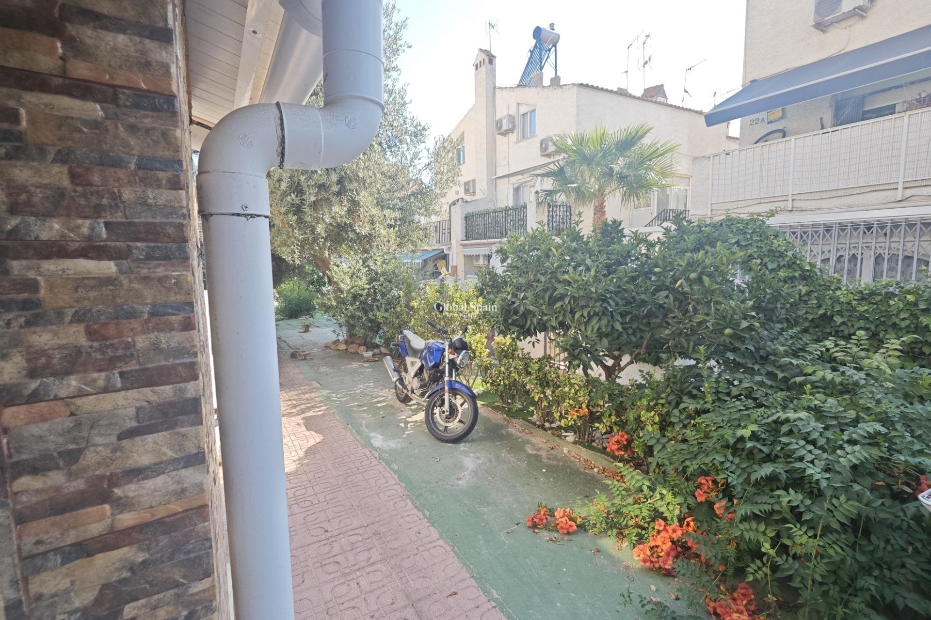 Resale - APARTMENT -
TORREVIEJA - Playa del Cura