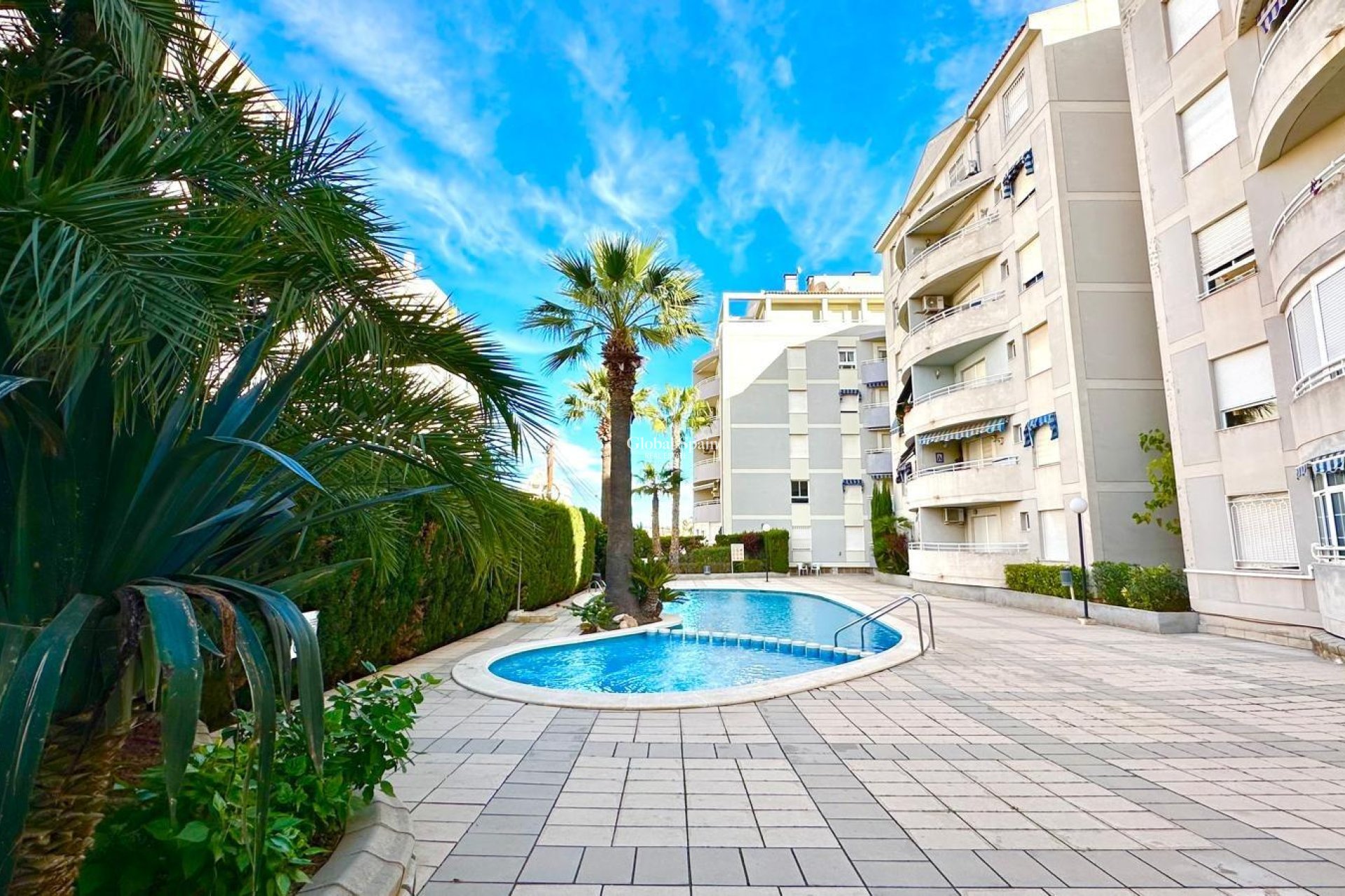 Resale - APARTMENT -
TORREVIEJA - Playa del Cura