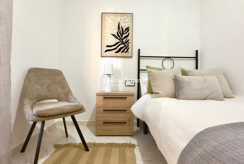 Resale - APARTMENT -
TORREVIEJA - Playa del Cura