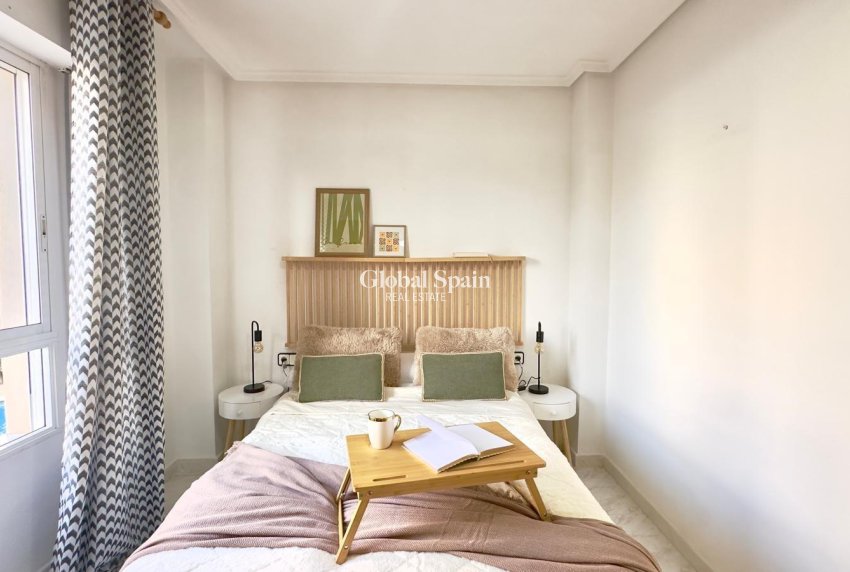 Resale - APARTMENT -
TORREVIEJA - Playa del Cura