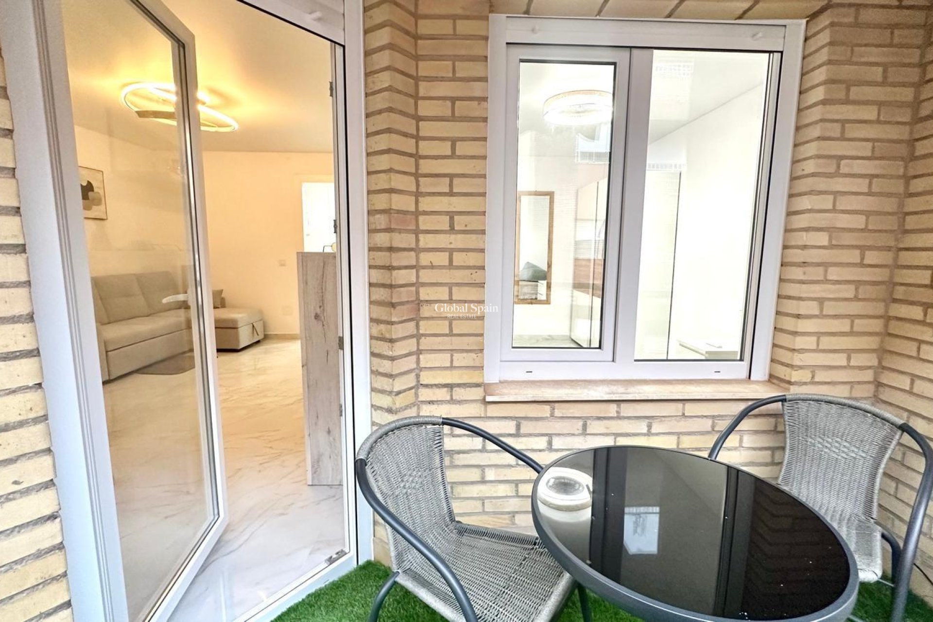 Resale - APARTMENT -
TORREVIEJA - Playa del Cura