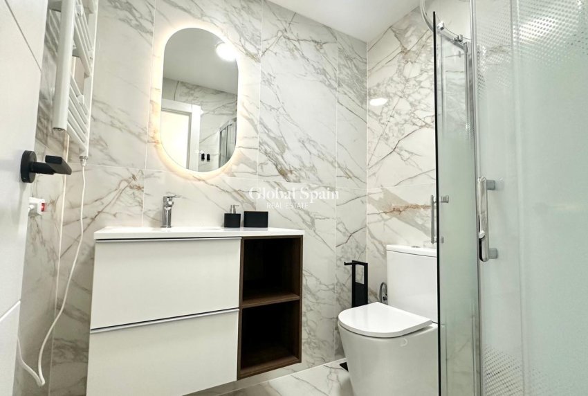 Resale - APARTMENT -
TORREVIEJA - Playa del Cura