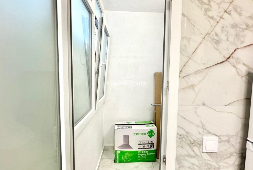 Resale - APARTMENT -
TORREVIEJA - Playa del Cura