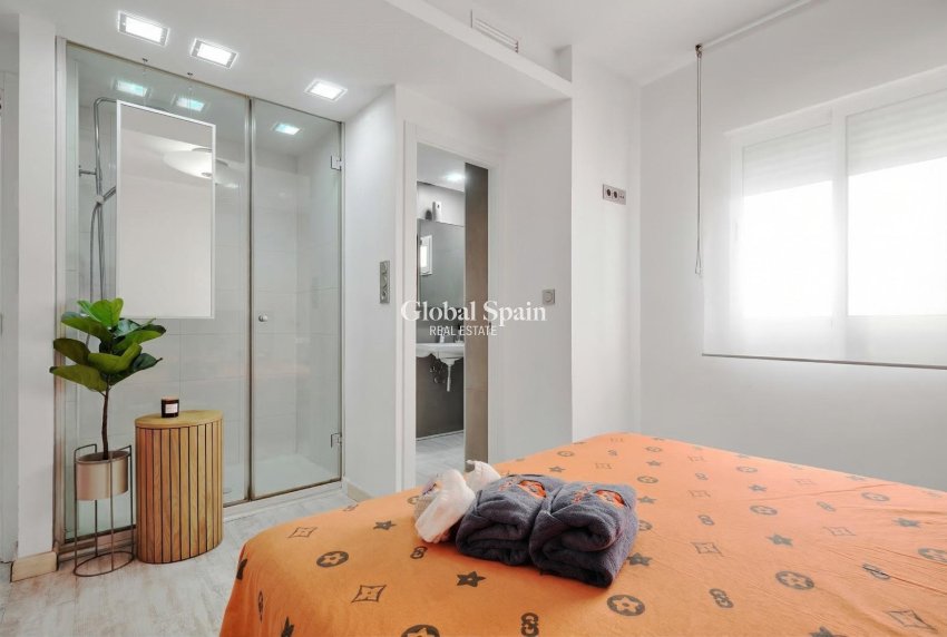 Resale - APARTMENT -
TORREVIEJA - Playa del Cura