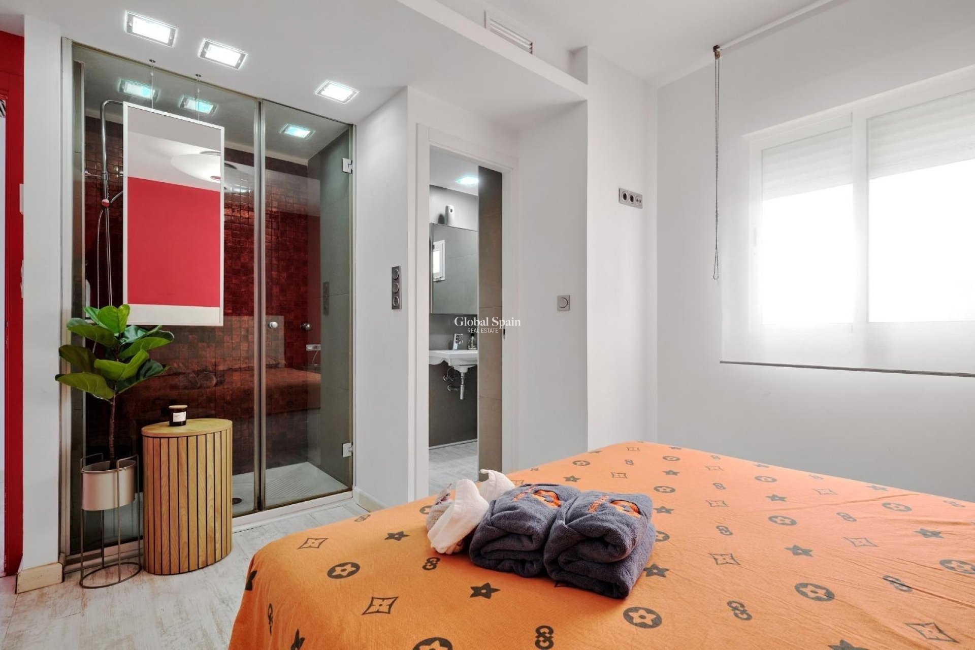 Resale - APARTMENT -
TORREVIEJA - Playa del Cura