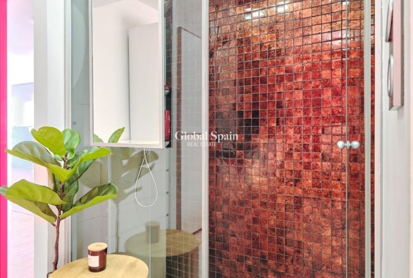 Resale - APARTMENT -
TORREVIEJA - Playa del Cura