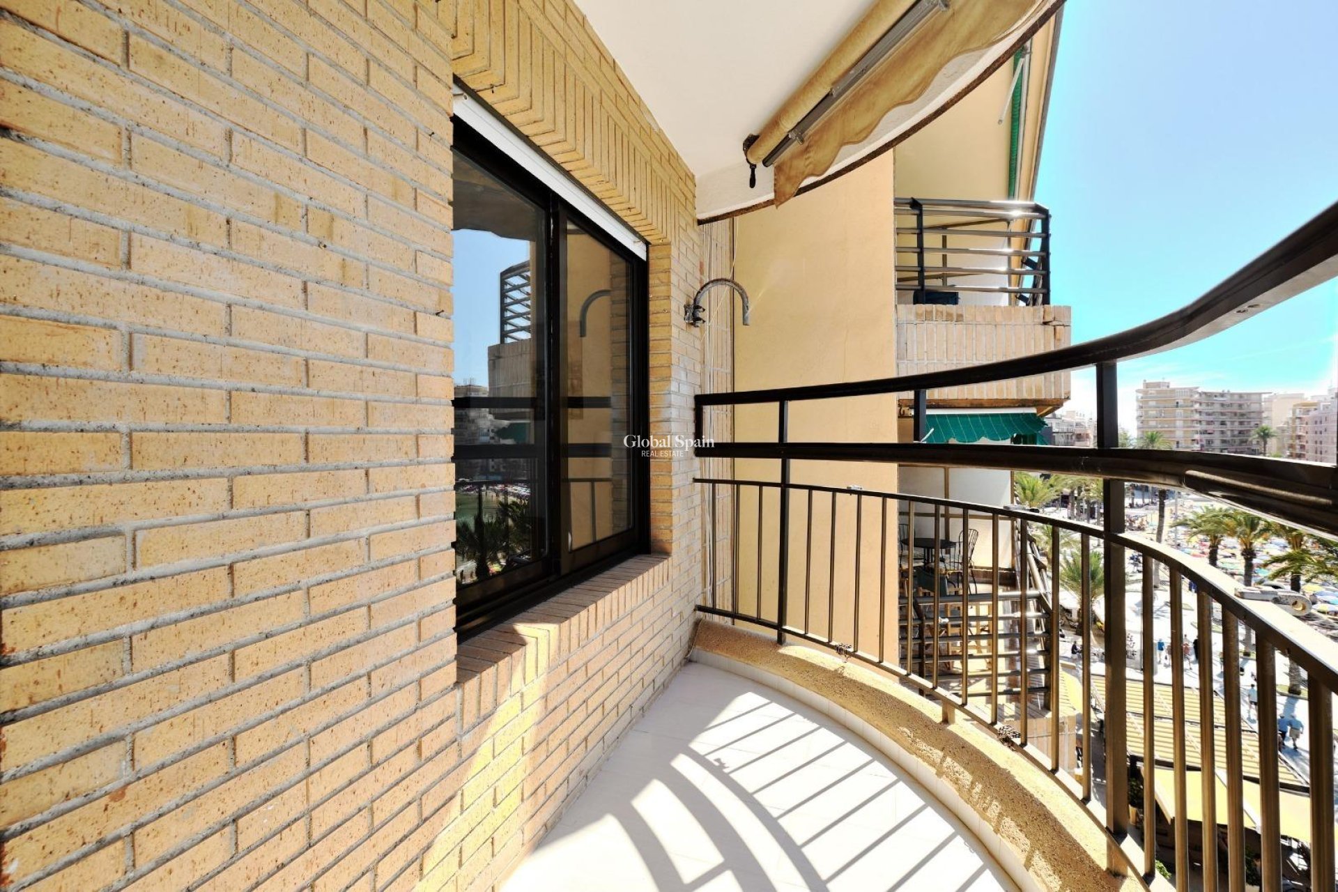 Resale - APARTMENT -
TORREVIEJA - Playa del Cura