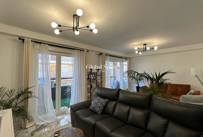 Resale - APARTMENT -
TORREVIEJA - Playa del Cura