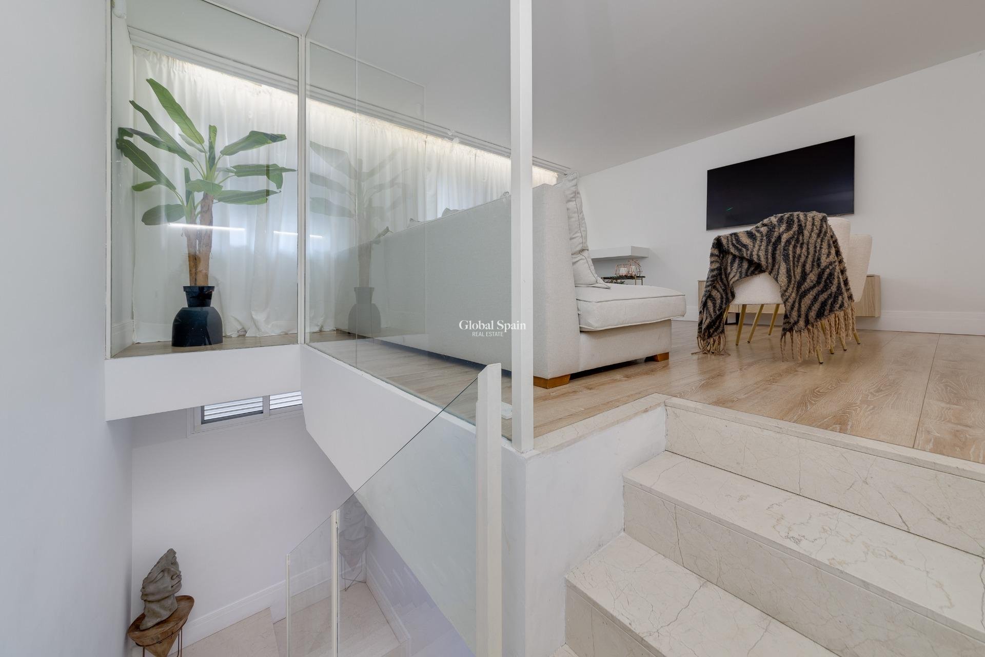 Resale - APARTMENT -
TORREVIEJA - Playa del Cura