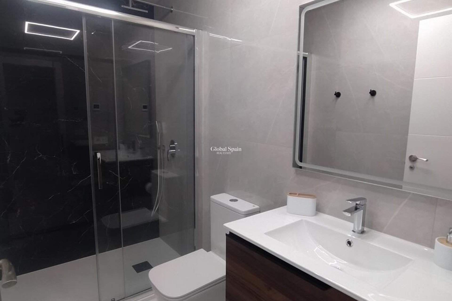 Resale - APARTMENT -
TORREVIEJA - Playa del Cura