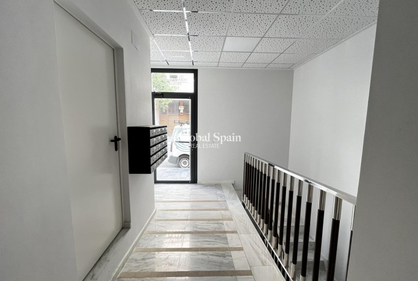 Resale - APARTMENT -
TORREVIEJA - Playa del Cura