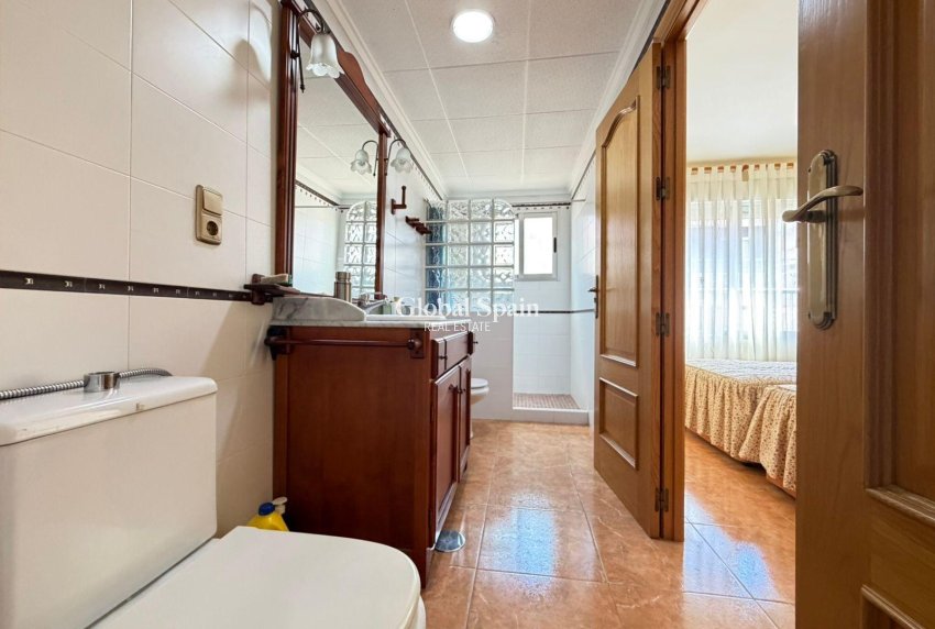 Resale - APARTMENT -
TORREVIEJA - Playa del Cura