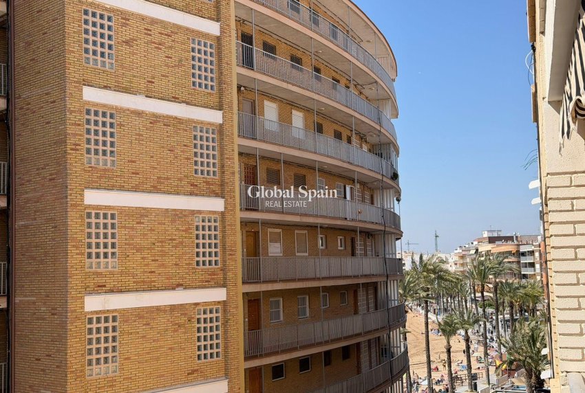 Resale - APARTMENT -
TORREVIEJA - Playa del Cura