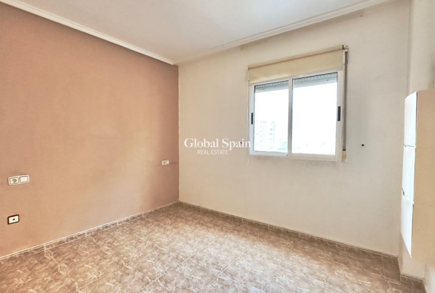 Resale - APARTMENT -
TORREVIEJA - Playa del Cura