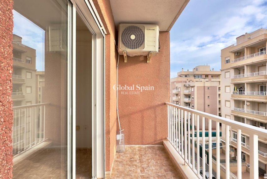 Resale - APARTMENT -
TORREVIEJA - Playa del Cura